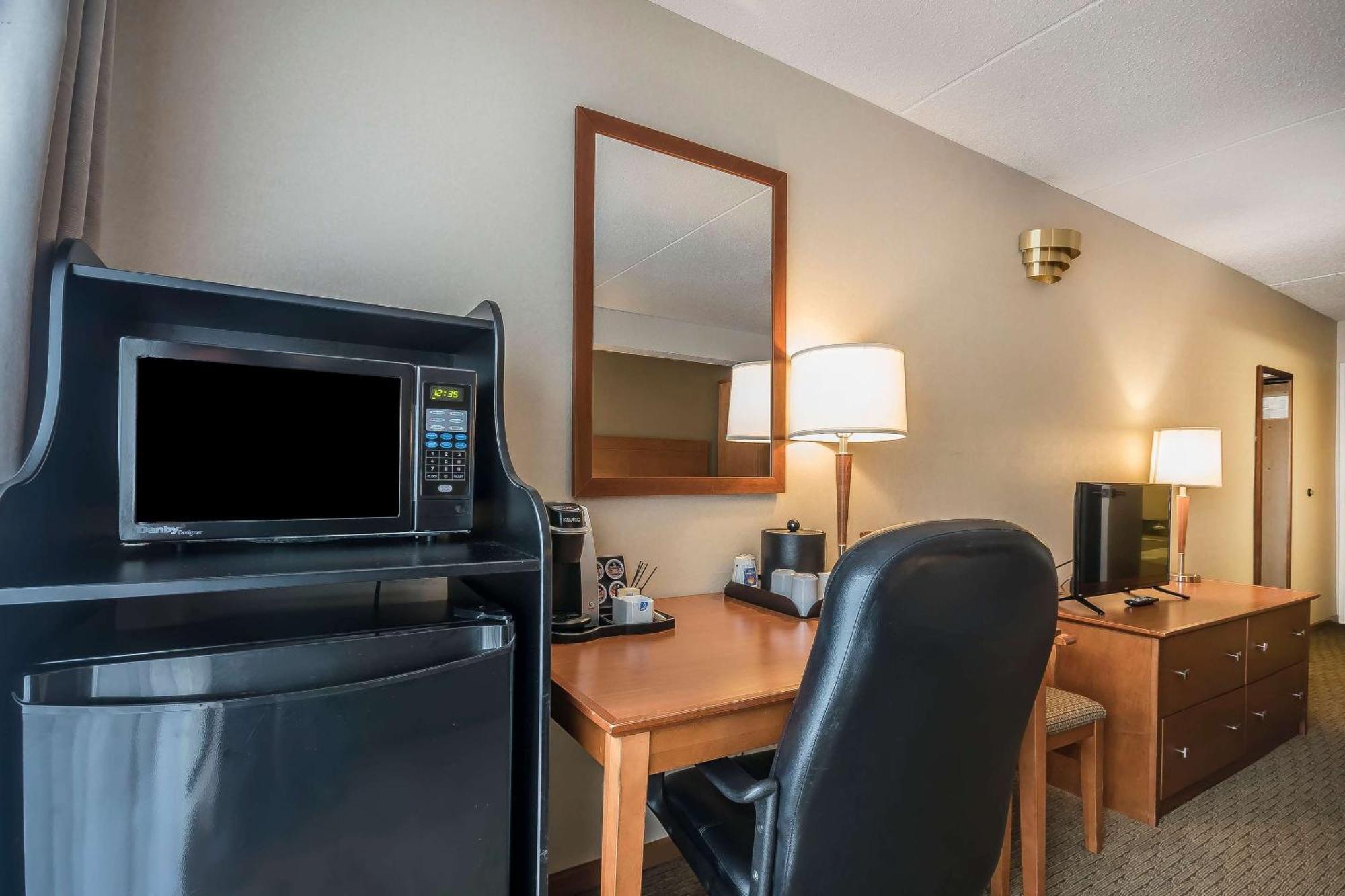Comfort Inn Chilliwack Exterior photo