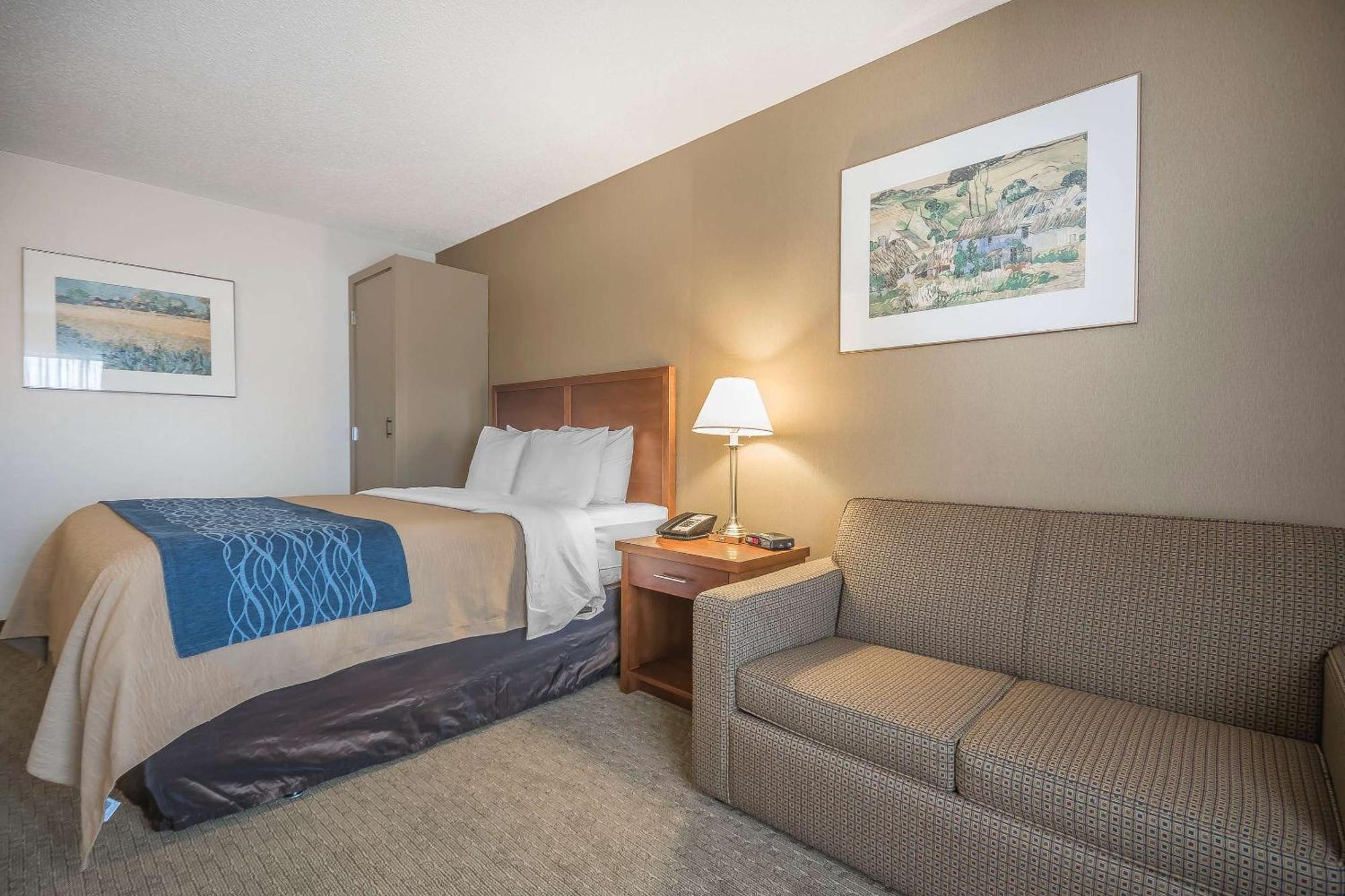 Comfort Inn Chilliwack Exterior photo