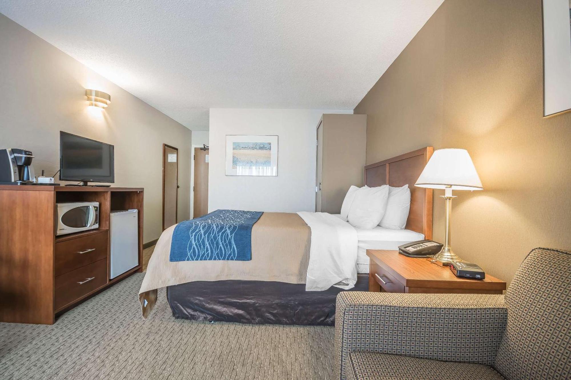 Comfort Inn Chilliwack Exterior photo