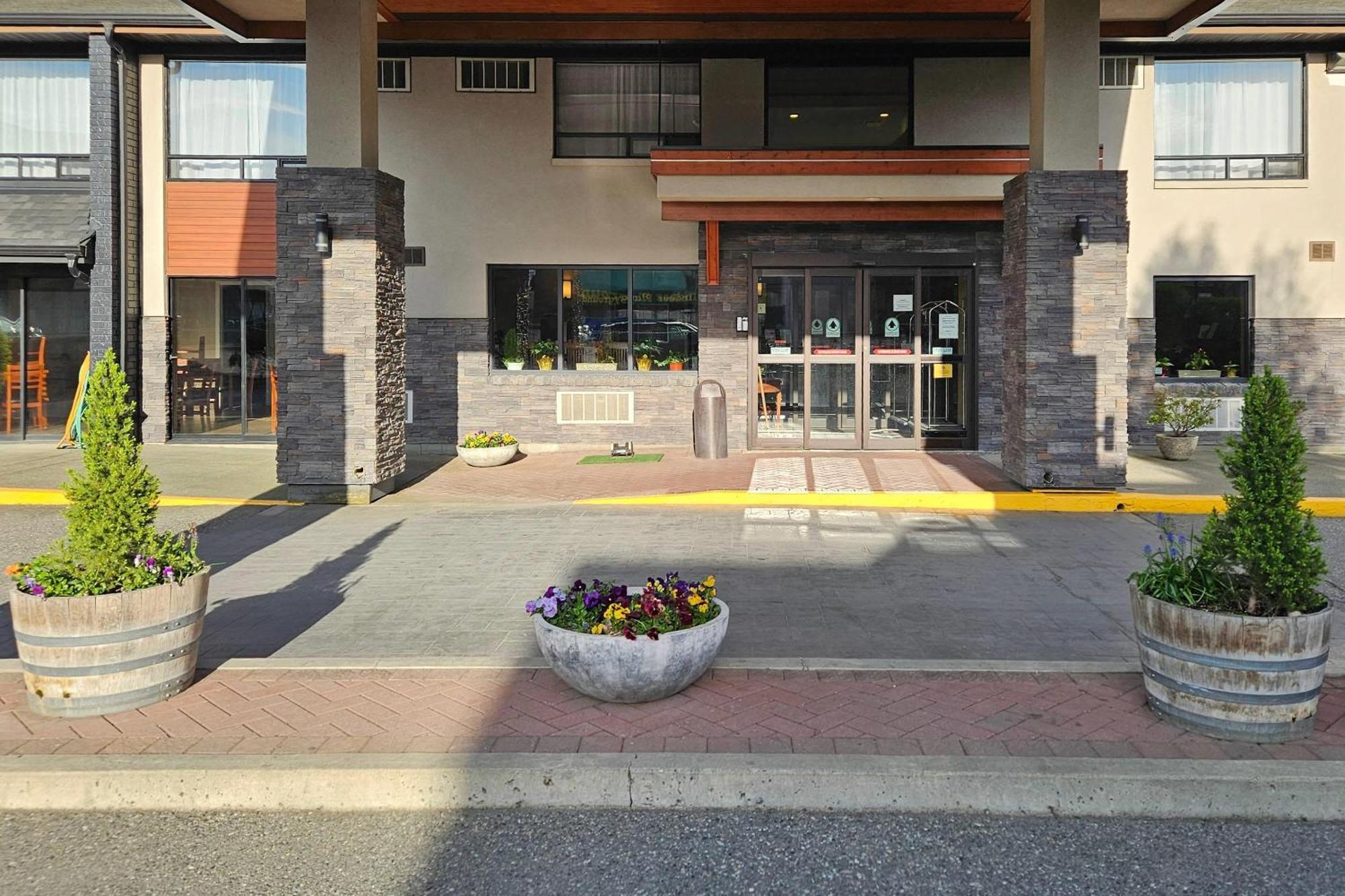 Comfort Inn Chilliwack Exterior photo