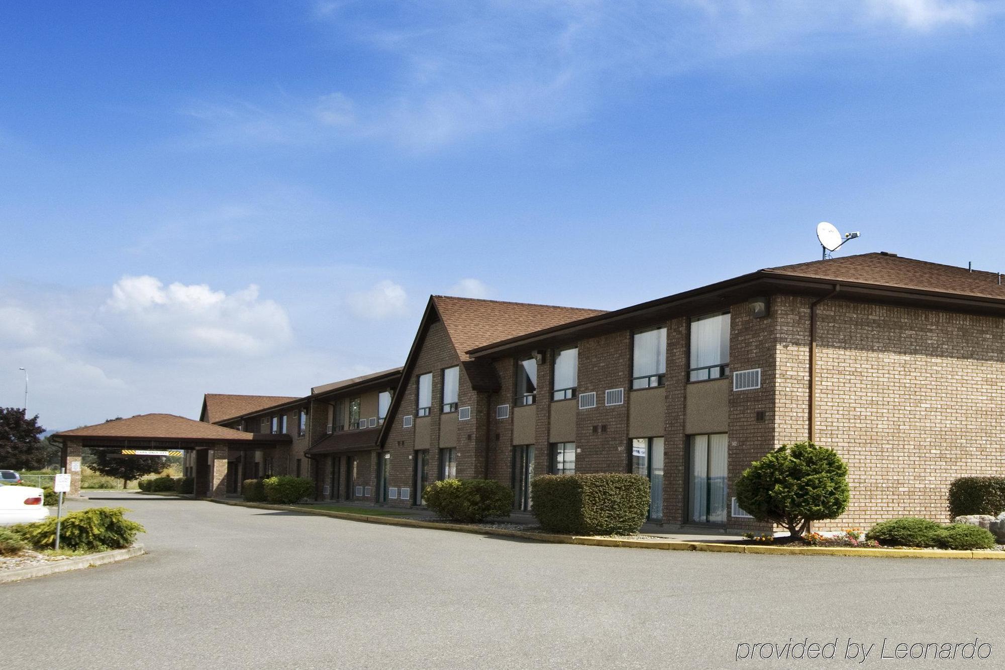Comfort Inn Chilliwack Exterior photo
