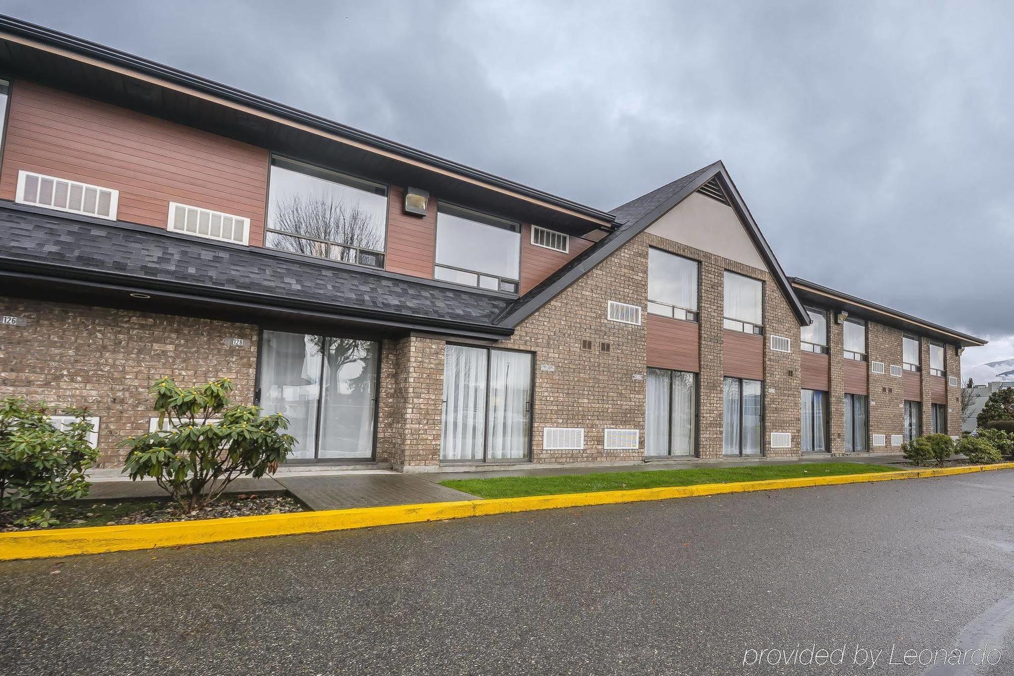 Comfort Inn Chilliwack Exterior photo